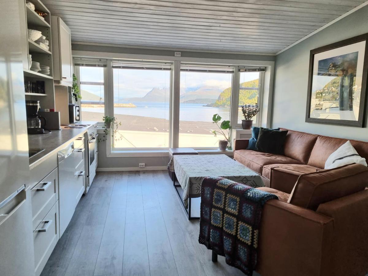 Loftsleilighet Midt I Sentrum Skjervoy エクステリア 写真