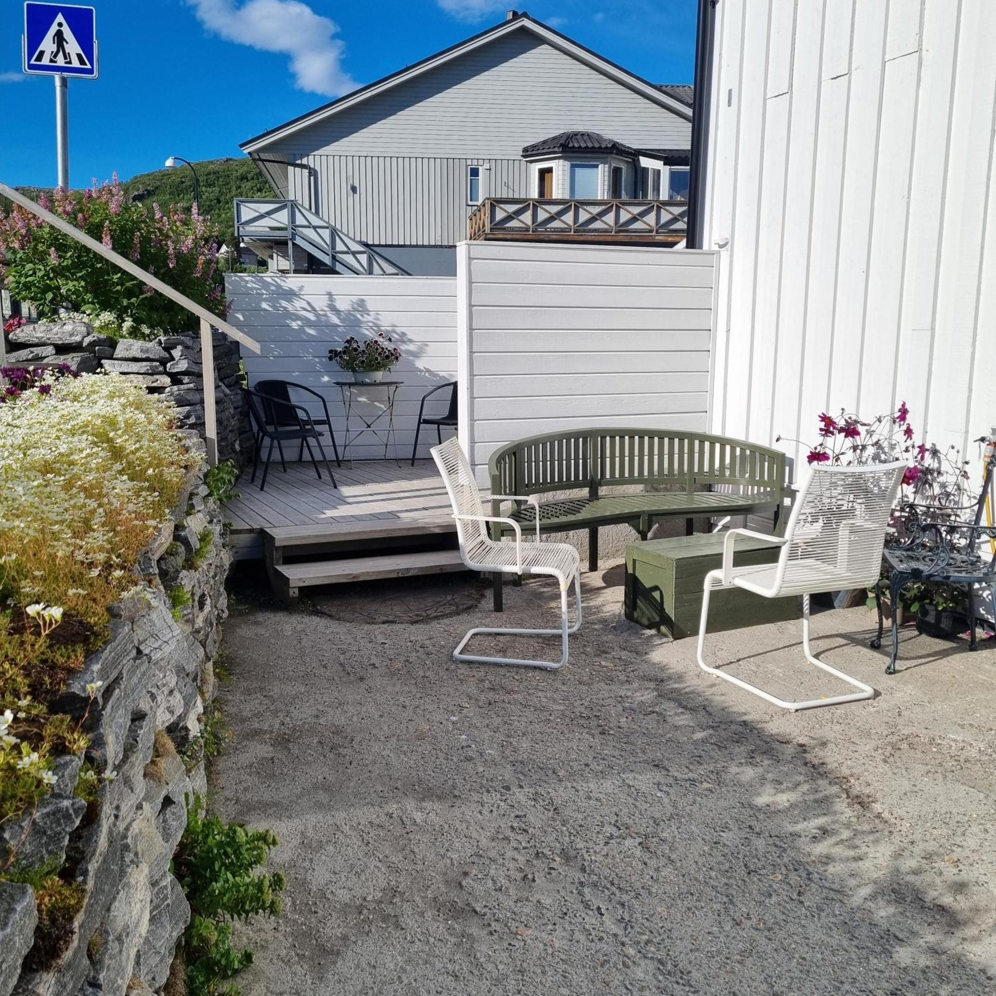 Loftsleilighet Midt I Sentrum Skjervoy エクステリア 写真