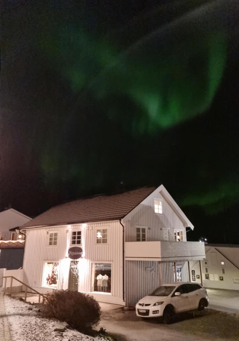 Loftsleilighet Midt I Sentrum Skjervoy エクステリア 写真